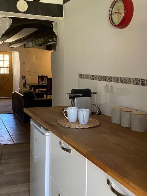 Spacious 1 Bed Home With Shared Pool Champagnac-la-Rivière Exteriér fotografie