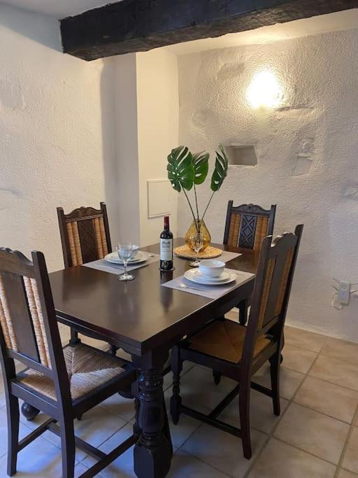 Spacious 1 Bed Home With Shared Pool Champagnac-la-Rivière Exteriér fotografie